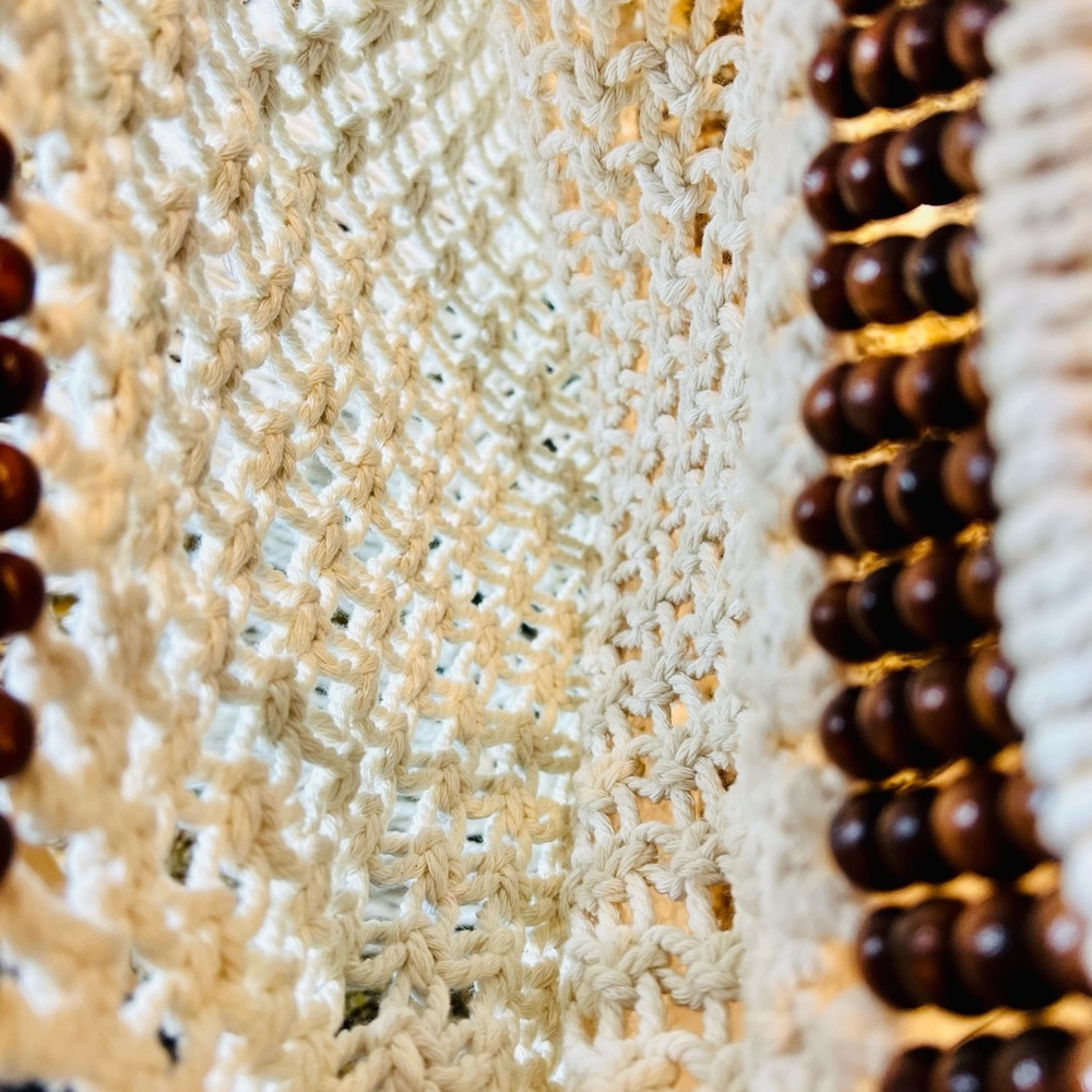 Ivory Macrame’ Bag w Wood Handles & Fringe! - Picture 9 of 10